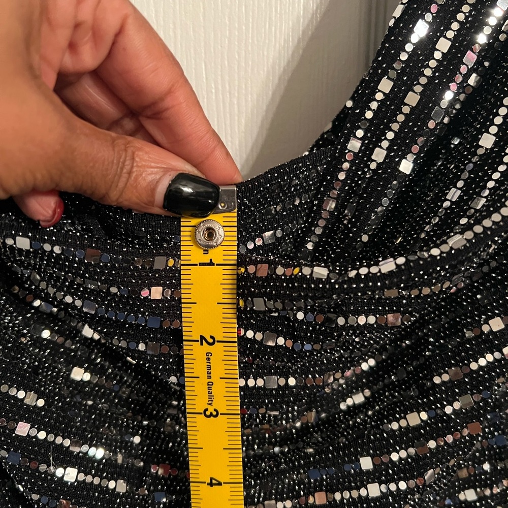 Formal dress - Picture 4 of 5